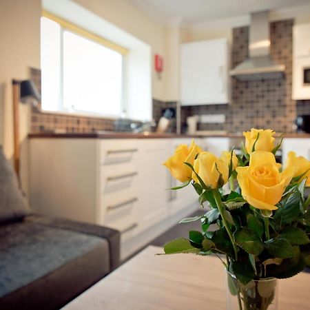 Top View 2 Bedroom Apartments プリマス エクステリア 写真