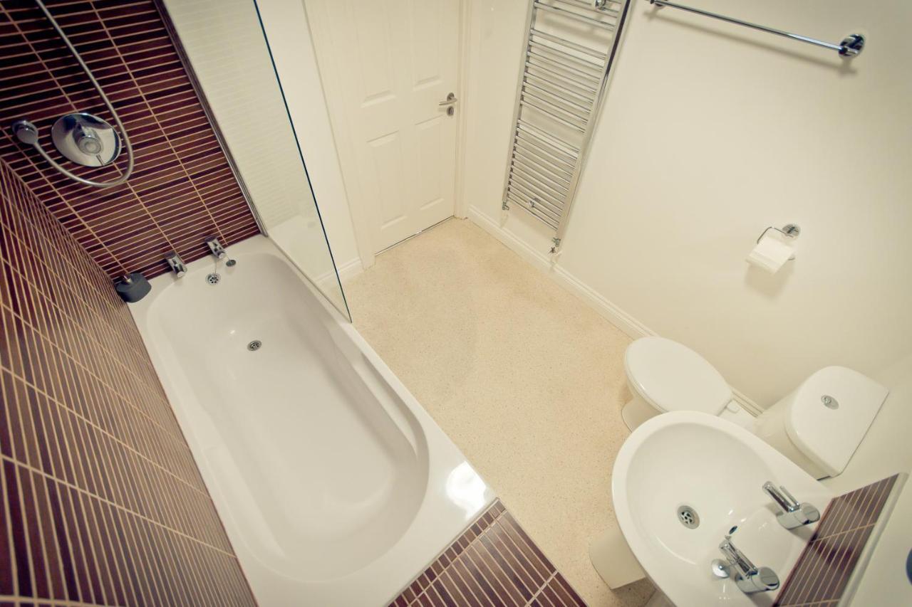Top View 2 Bedroom Apartments プリマス エクステリア 写真