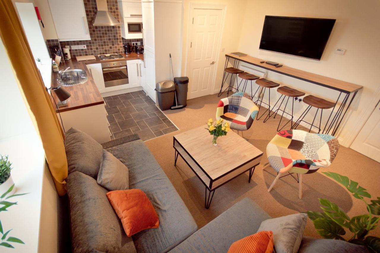 Top View 2 Bedroom Apartments プリマス エクステリア 写真