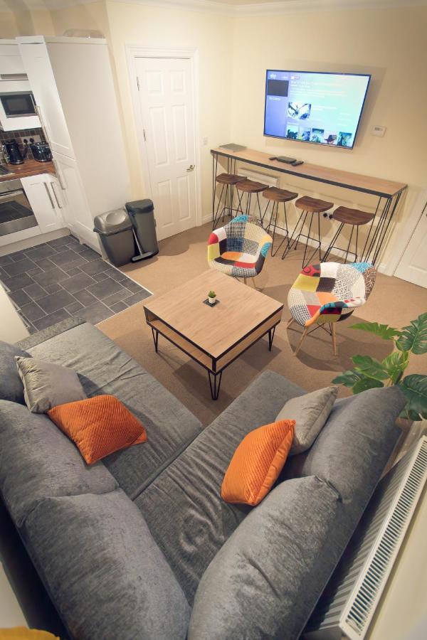 Top View 2 Bedroom Apartments プリマス エクステリア 写真