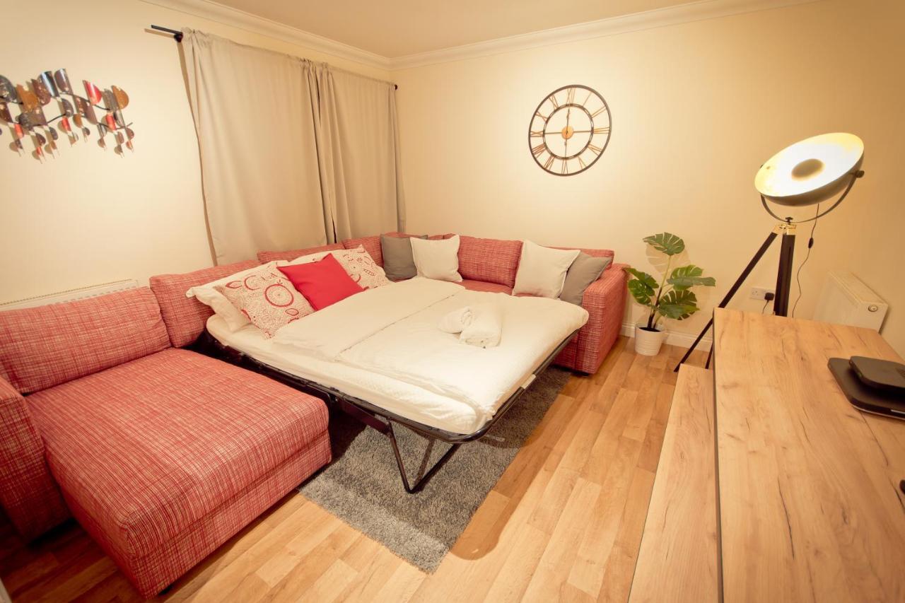 Top View 2 Bedroom Apartments プリマス エクステリア 写真