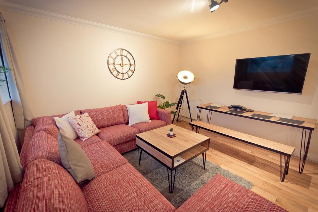 Top View 2 Bedroom Apartments プリマス エクステリア 写真