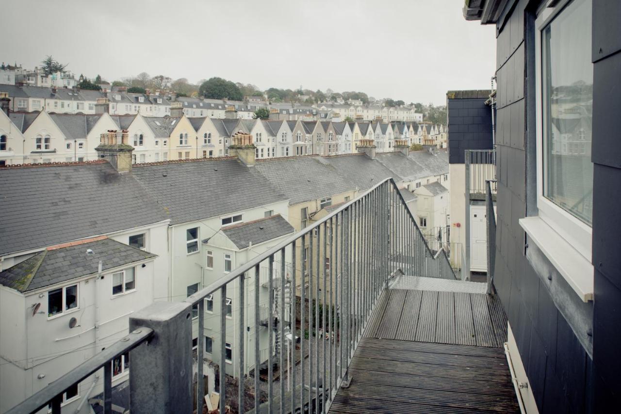Top View 2 Bedroom Apartments プリマス エクステリア 写真
