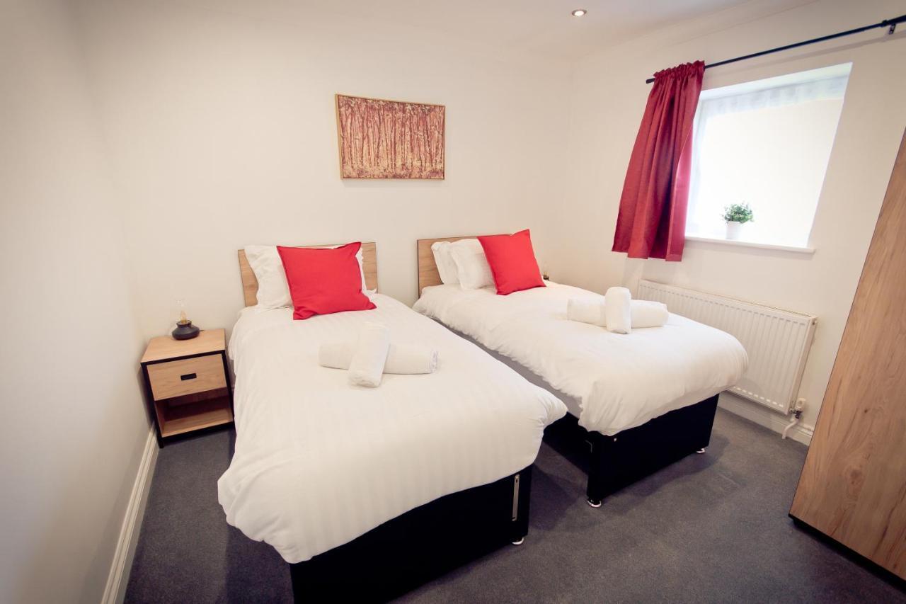 Top View 2 Bedroom Apartments プリマス エクステリア 写真